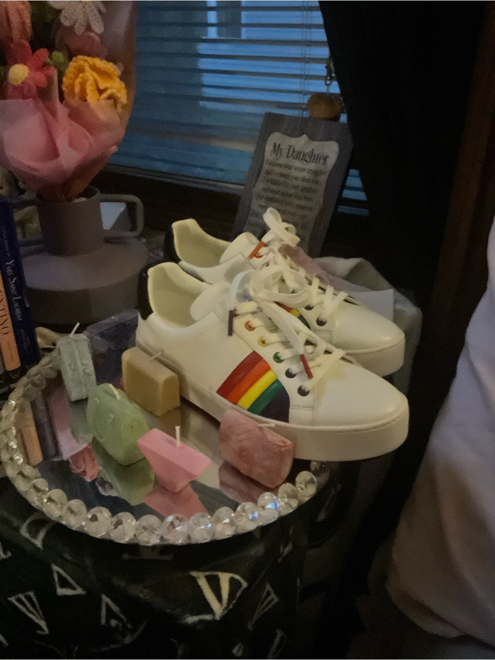 Michael KORS women’s white with rainbow 🌈 stripes gym shoes size 8.5